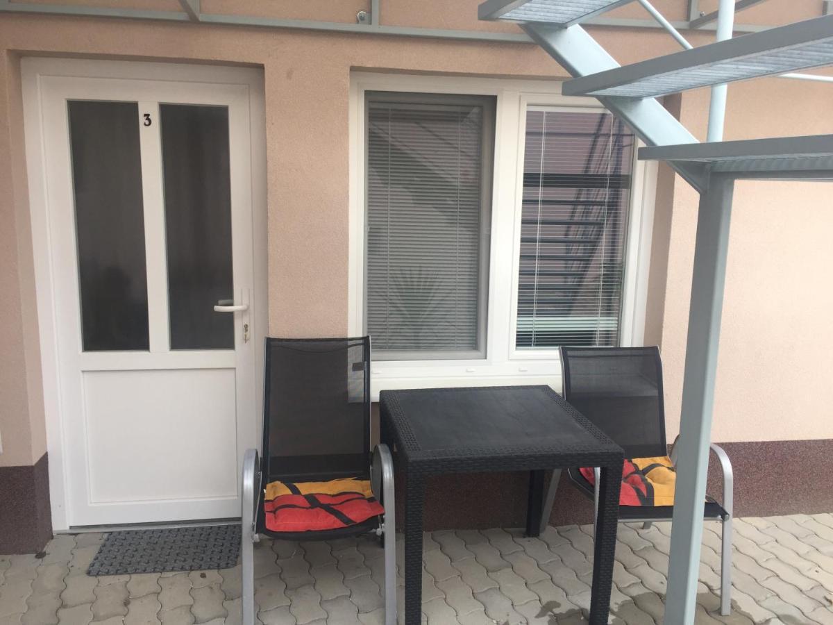 Sunny Apartman Štúrovo Exterior foto